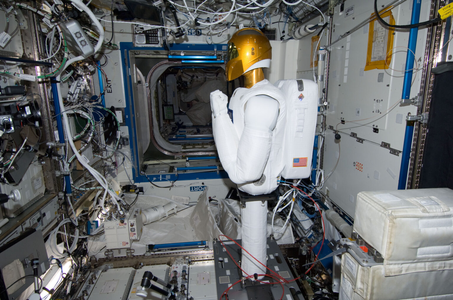 Le robot spatial Robonaut 2 R2 continue sa mission à bord d'ISS