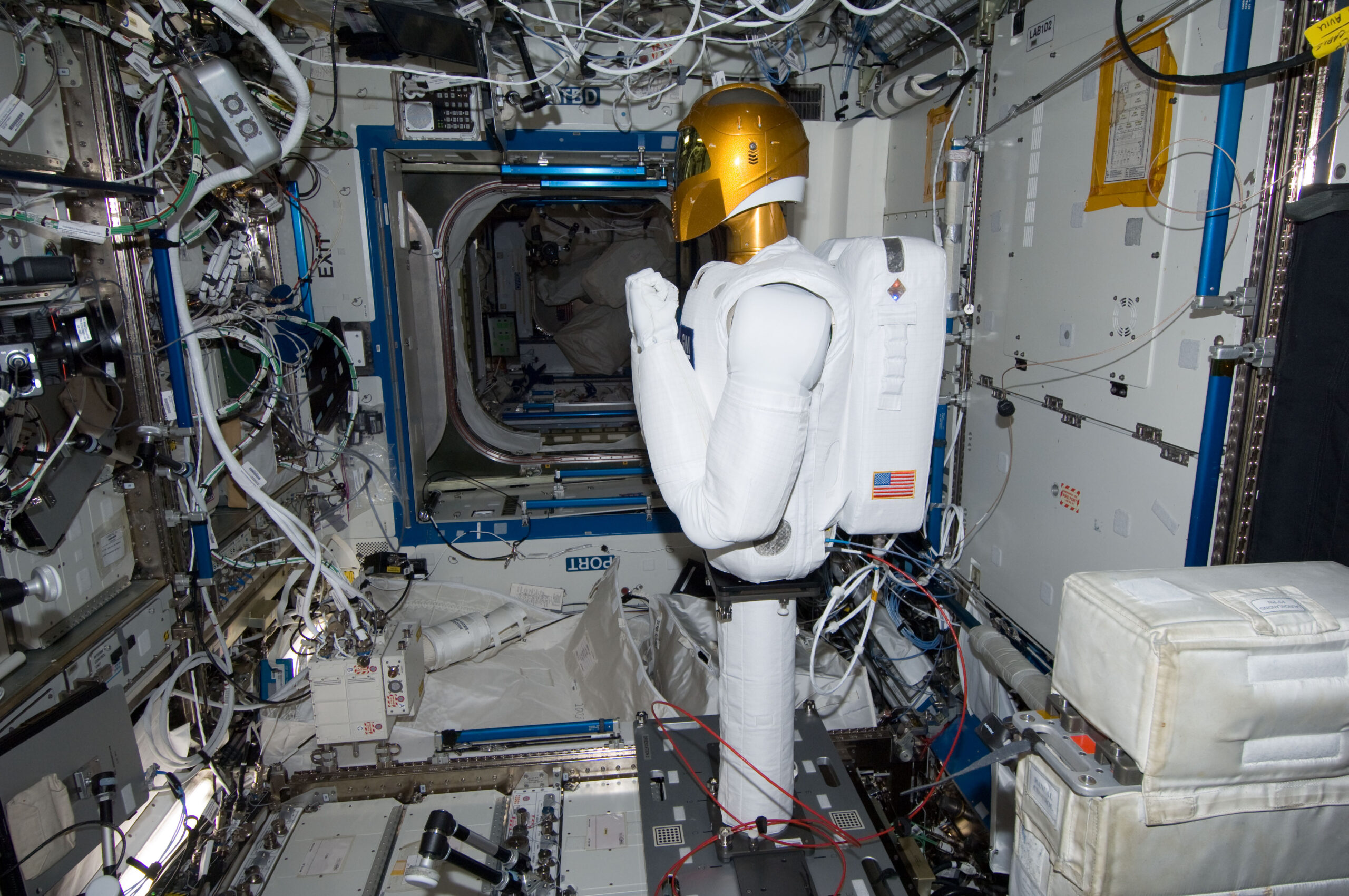 Le robot spatial Robonaut 2 – R2 – continue sa mission à bord d’ISS