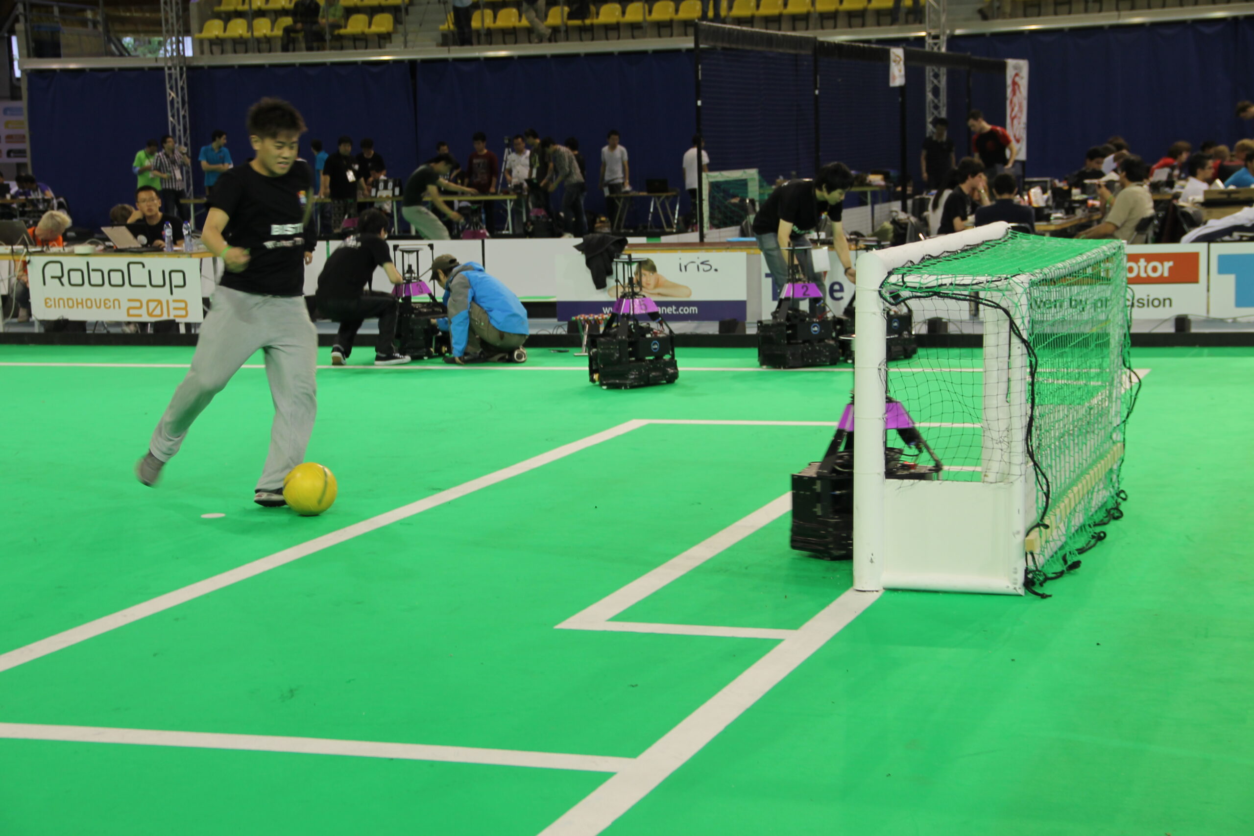 Humains contre Robots lors de la Robocup 2016