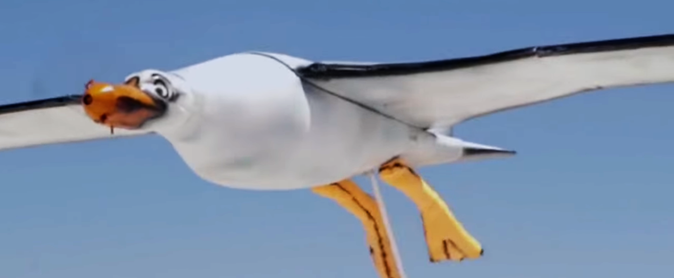 Une mouette-drone pour vous asperger de crème solaire