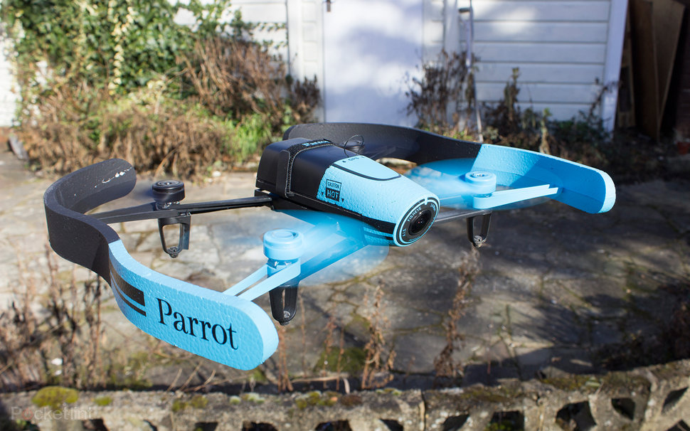 Parrot lance ses programmes de formation aux drones