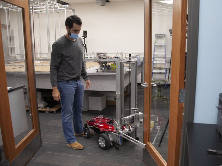 Un robot capable d’ouvrir des portes : un pas en avant