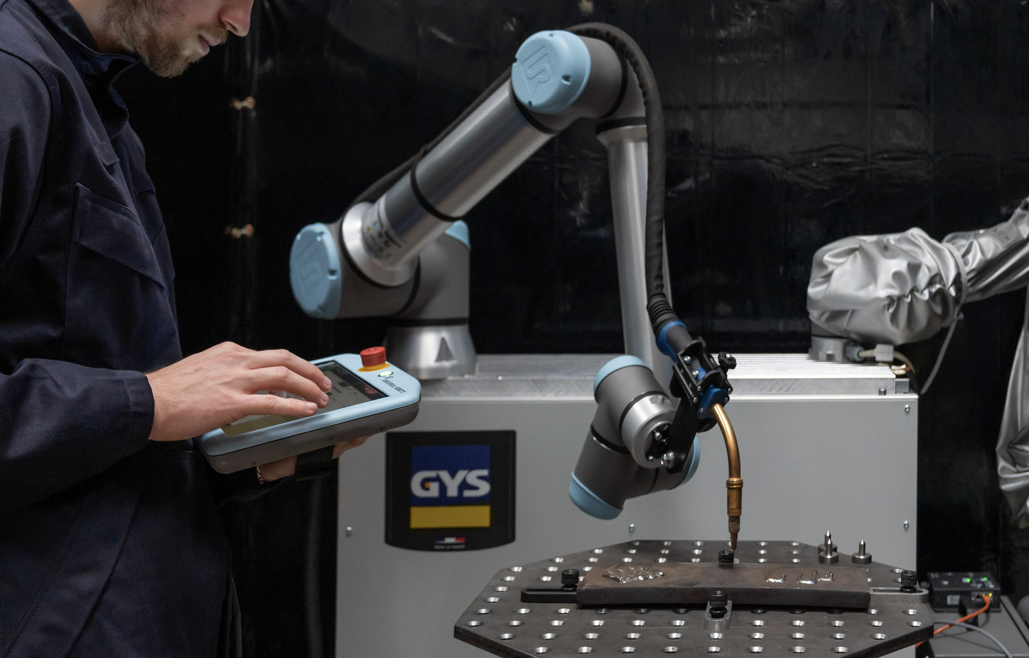 Universal Robots intègre un logiciel du français GYS