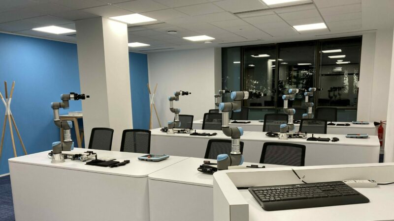 Universal Robots dévoile ses nouveaux bureaux français