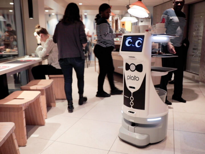 Plato : Aldebaran revient avec un nouveau robot pour la restauration