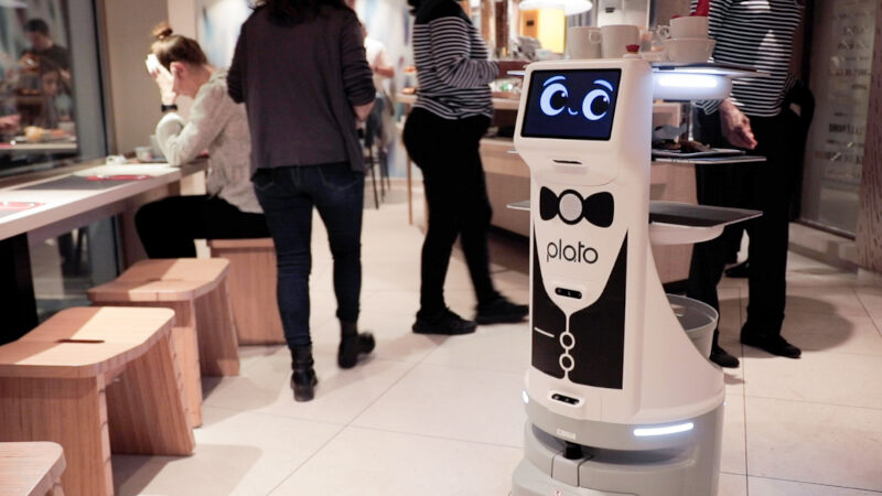 Plato : Aldebaran revient avec un nouveau robot pour la restauration