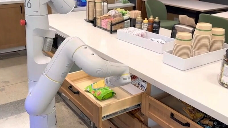 Effie, un robot-repasseur connecté qui parfume le linge - Les Numériques